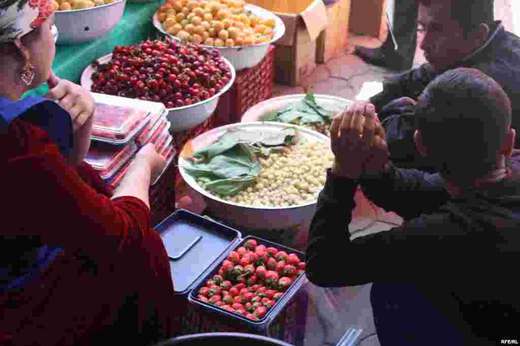 Дар орзуи арзонӣ #86