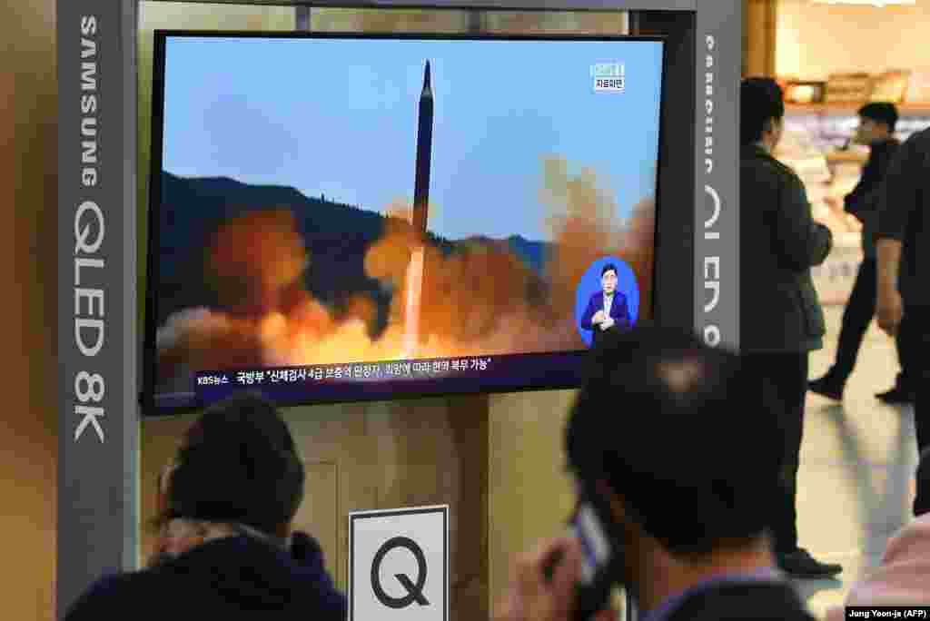 СЕВЕРНА КОРЕЈА - Северна Кореја истрелала две ракети кон Јапонското Море, соопштија властите на Јужна Кореја и на Јапонија.