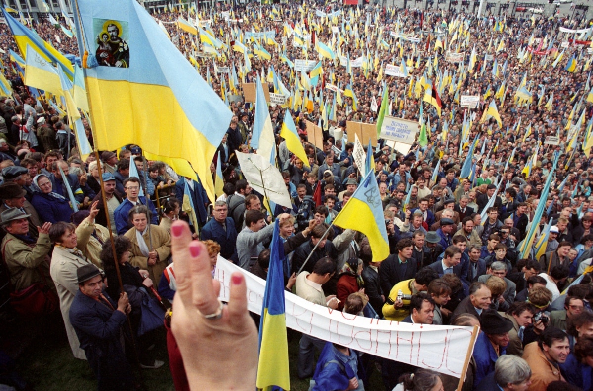 A rally calling for Ukraine to leave the USSR in Kyiv on September 30, 1990