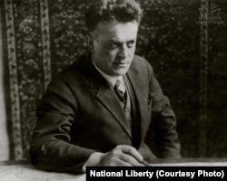 სანდრო ახმეტელი