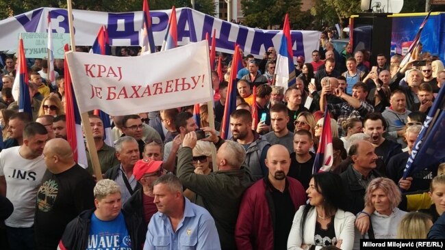 Opozicioni skup u Banjaluci je organizovan zbog afere kiseonik, Trg Krajina, Banjaluka, 2. oktobar