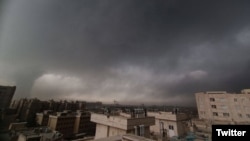 عکسی که به گفته یک کاربر توییتر در حدود ساعت ۹ صبح روز یک‌شنبه گرفته شده است