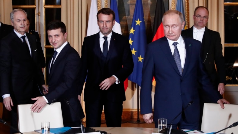 رؤسای جمهوری اوکراین و روسیه در اجلاس صلح پاریس با یکدیگر دیدار کردند
