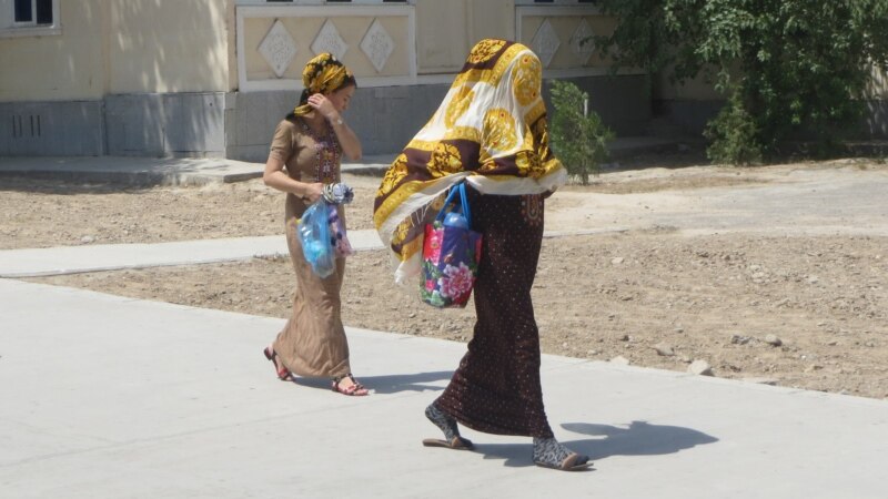 Türkmenbaşyda ilat dört gün bäri suwsuz kösenýär. Prezident Günüň aşa gyzmagynyň ýaramaz täsirlerini duýdurdy
