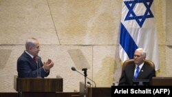 Իսրայելի վարչապետ Բենյամին Նեթանյահուն և ԱՄՆ փոխնախագահ Մայք Փենսը Քնեսեթում, Երուսաղեմ, 22-ը հունվարի, 2018թ․