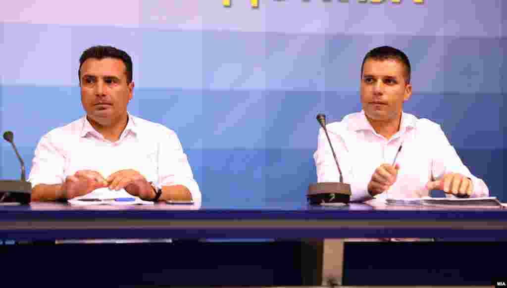 МАКЕДОНИЈА - Претседателот на СДСМ Зоран Заев рече дека пораката на генералниот партиски секретар Љупчо Николовски за ново парламентарно мнозинство била да престанат игрите што се играат во Парламентот.