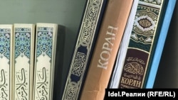 Любая религиозная книга, кроме Корана попадает под подозрение 