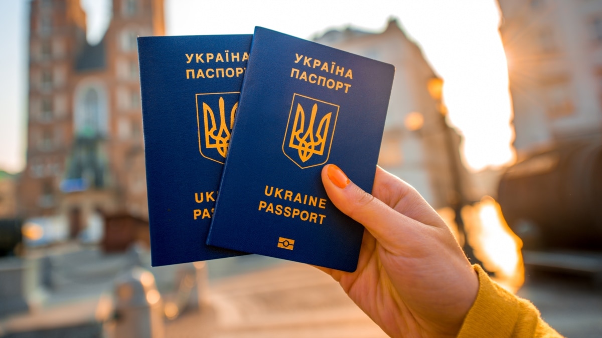 Уряд ускладнить отримання громадянства: Шмигаль анонсує іспит з історії України та основ Конституції