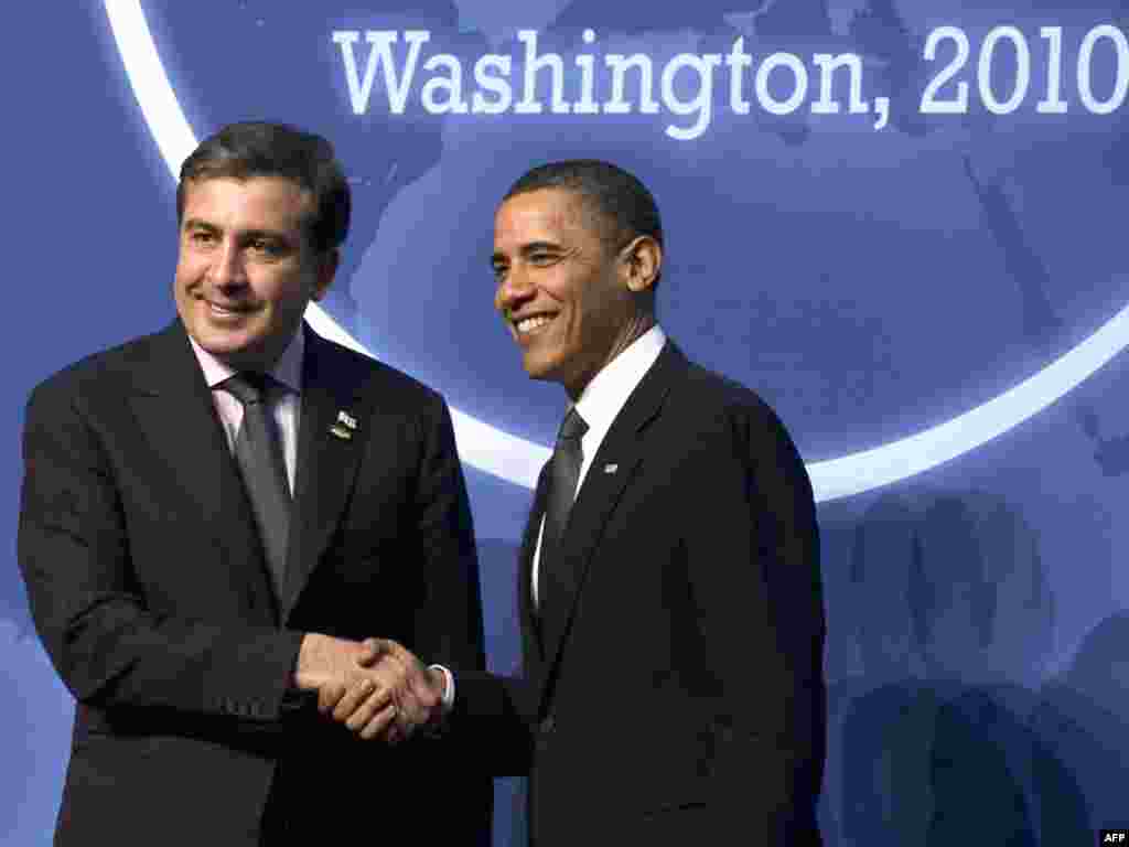  Barack Obama sa svojim gruzijskim kolegom Mikheilom Saakashviliem