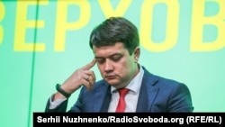 За словами Дмитра Разумкова, до цього пакету входить також закон про референдум