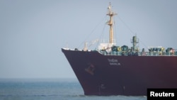 بسیاری از کشورهای آسیایی به نفت خلیج فارس وابسته‌اند که از طریق تنگه هرمز حمل می‌شود