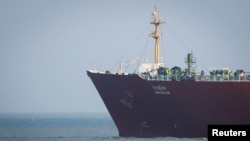 Nava de transport GPL „Shivalik” ajunge în portul indian Mundra, după ce a trecut, printre puținele, prin Strâmtoarea Ormuz.