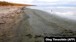 Загрязнение озера Байкал (архивное фото)