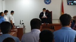 Судья Первомайского суда Марат Сыдыков зачитывает приговор по делу о незаконном освобождении Азиза Батукаева.