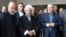 اکبر طبری، نفر اول سمت چپ، در کنار رئیس سابق قوه قضاییه جمهوری اسلامی