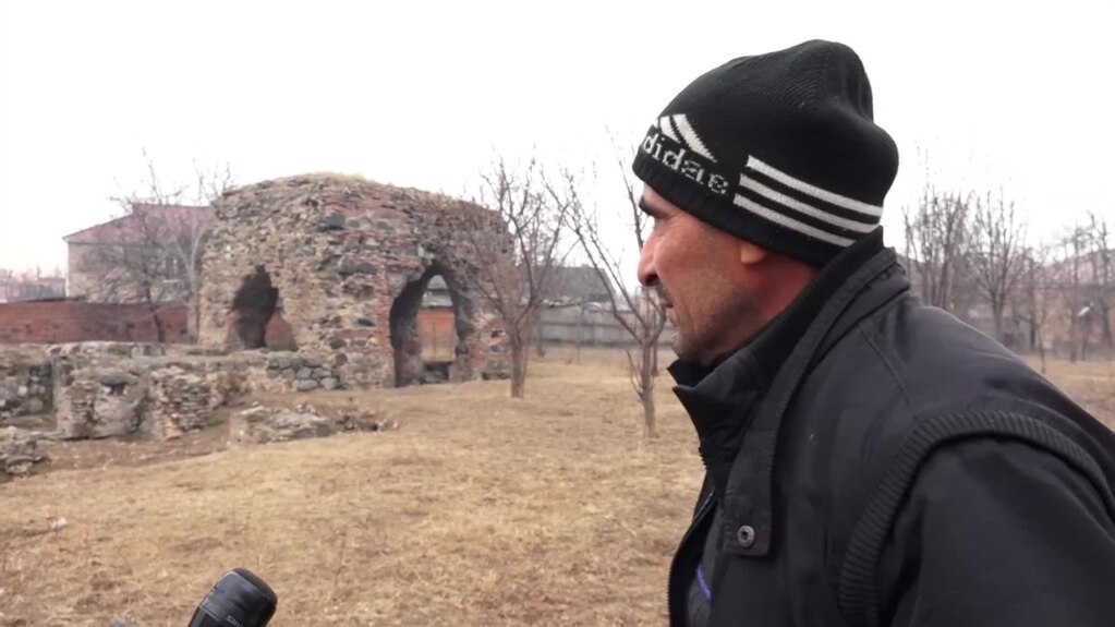 Sadə kəndlinin qoruduğu alban məbədi: Alim yaşının 1500 olduğunu deyir, nazirlik razılaşmır
