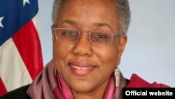 АҚШнинг Тошкентдаги элчиси Памела Л.Спратлен, 2015 йил 25 ноябрь. 