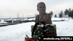 Помнік Сталіну на "Лініі Сталіна" пад Менскам. Архіўнае фота.