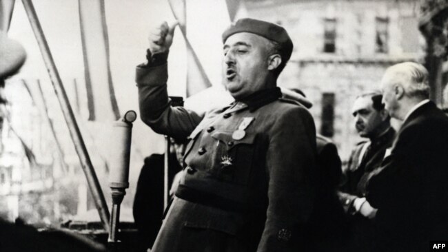 Francisco Franco obraća se u Bilbau, 1939.