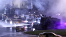 Силовики применяют водометы во время протестов в Минске