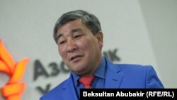 Рыскелди Момбеков.