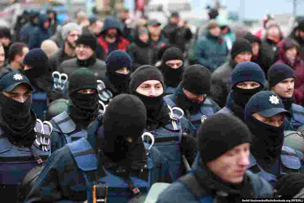 Поліція Києва повідомила, що&nbsp;порядок під час акції протесту&nbsp;забезпечують близько тисячі поліцейських і військовослужбовців Нацгвардії