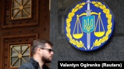 За повідомленням, Юлдашева поновив на посаді своїм наказом генеральний прокурор відповідно до рішення Дніпропетровського окружного адміністративного суду від 25 лютого