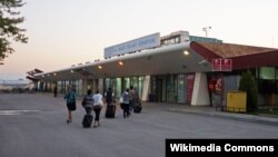 Aeroporti Ndërkombëtar i Prishtinës ,"Adem Jashari"