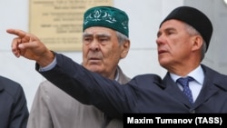 Госсоветник республики Татарстан Минтимер Шаймиев и президент Татарстана Рустам Минниханов (слева направо)