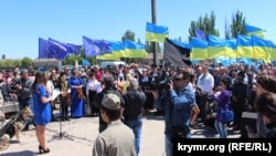 Траурный митинг в Новоалексеевке в День депортации крымскотатарского народа, 18 мая 2017 года