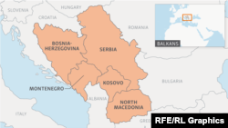 На мапі Чорногорія підписана англійською як Montenegro. Косово є частково визнаною державою