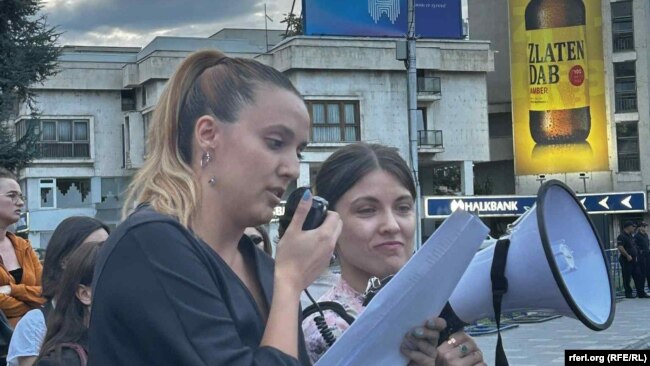 Сара Миленковска, говор пред Собранието во Скопје за време на протестот „Ниту една повеќе“/ 25.09.2025