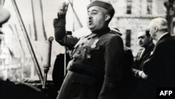 Generalul Francisco Franco in Bilbao in 1939