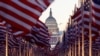 Flamuj amerikanë para ndërtesës së Kongresit në Uashington. 