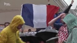 Фінал чэмпіянату сьвету па футболе пад дажджом у Менску