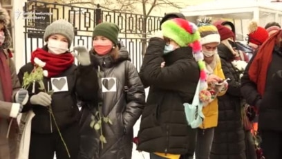 Moscow Women Protest For Release Of Detainees