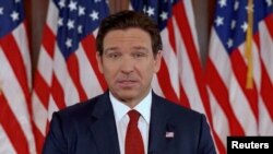 DeSantis a fost văzut de mulți ca fiind o alternativă la fostul președinte Donald Trump, fiind susținut de figuri importante, precum miliardarul Rupert Murdoch, proprietarul televiziunii conservatoare Fox News.