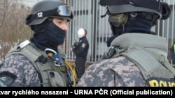 Офицеры подразделения специального назначения чешской полиции (URNA)