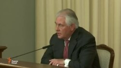 Сергей Лавров ва Рекс Тиллерсон дар бораи ихтилофҳо сӯҳбат карданд