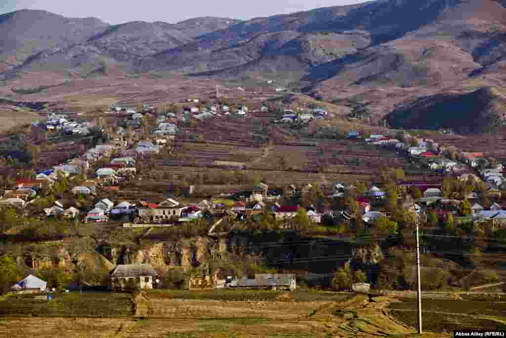 Gədəbəyin Novasaratovka kəndi.