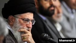 علی خامنه‌ای با اقتفای به جلال آل احمد که غرب‌زدگی را در سال ۴۱ و ۴۲ طرح کرد، گرایش غرب‌زدگی از نوع تقی زاده‌ها را رد می‌کند.