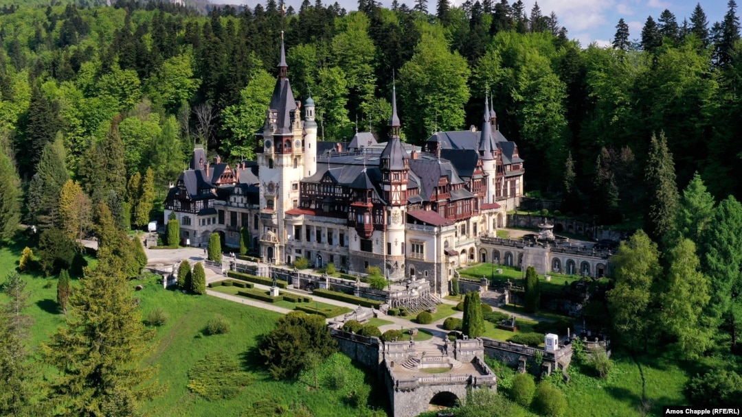 Impozitul pentru Castelul Peleș a fost majorat cu 500% în urmă cu doi ani, ca urmare a degradării clădirii și a faptului că ea este neîngrijită.