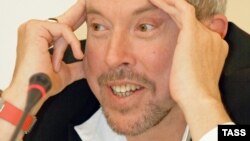 Андрэй Макарэвіч, сьпявак