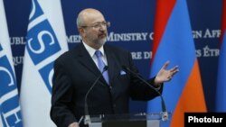 Armenia - OSCE Secretary General Lamberto Zannier speaks at a news conference in Yerevan, 30May2017.