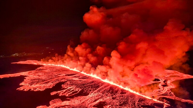 На части территории Исландии объявлен режим ЧП из-за вулкана 