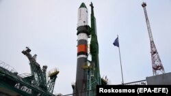 «Союз» с космическим грузовым кораблём «Прогресс» на стартовой площадке на космодроме Байконур. 12 февраля 2021 года.