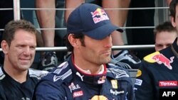 Марк Уэббер (в центре)