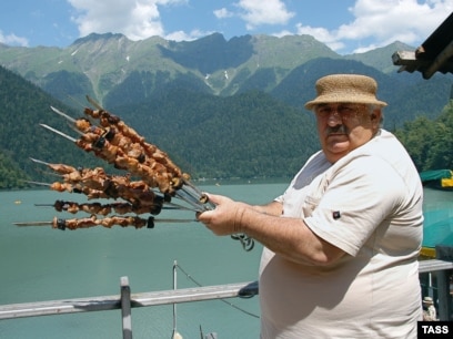 Әйелдерімізбен азғын порно Мен трусикамды және өзімді шешіп алдым.