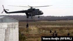 Vežba na vojnom poligonu u Nikincima, 2014. godine