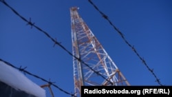 «У нас реакція, ми зразу ж відновлюємо. Тобто ми не чекаємо, коли буде ceasefire, коли будуть гроші. Як тільки ми бачимо по нашій системі автоматично, що базова не працює, зразу же команда виїжджає на місце, зразу йде відновлення», – Устинова про ремонт пошкоджених станцій